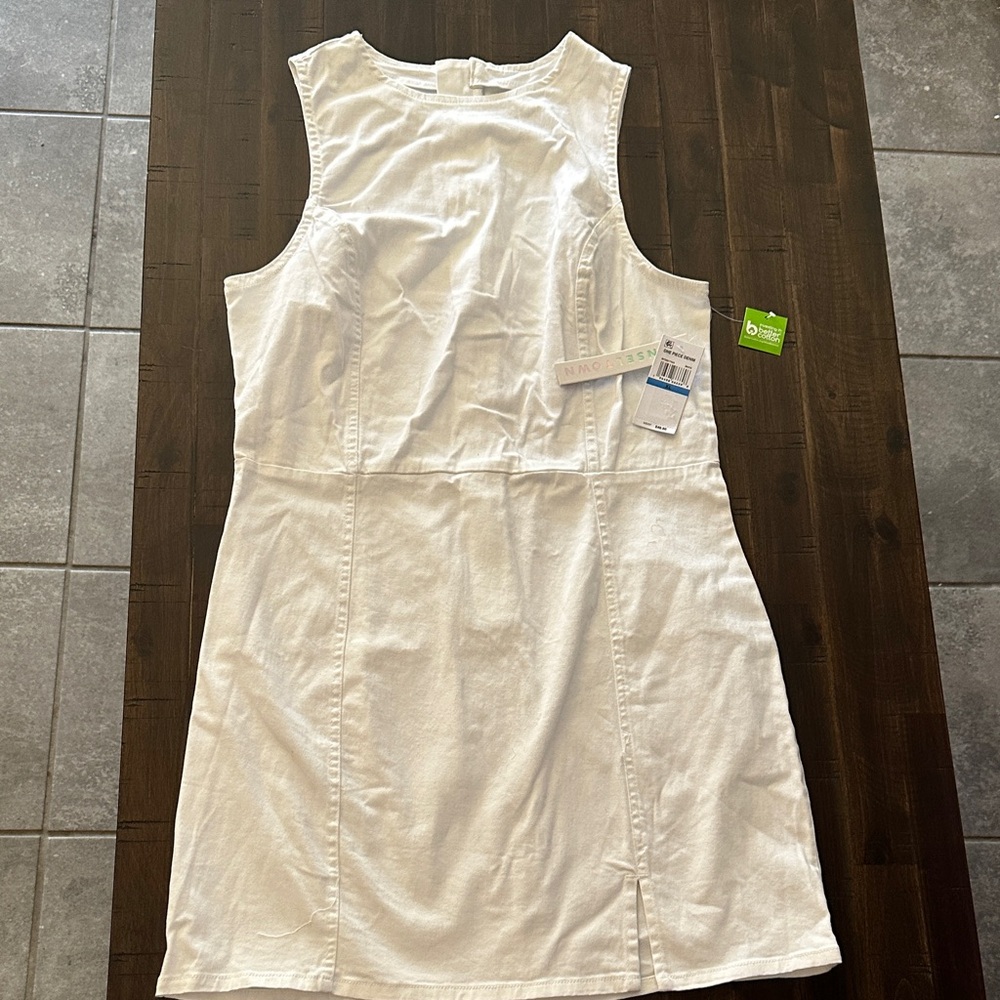 White Sleeveless Dress